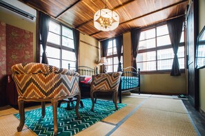 Deluxe tweepersoonskamer, 1 slaapkamer | Verduisterende gordijnen, gratis wifi, beddengoed