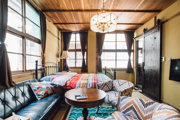 Deluxe Double Room, 1 Bedroom | 2 bedrooms, blackout drapes, free WiFi, bed sheets