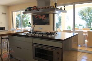 調理器具と食器