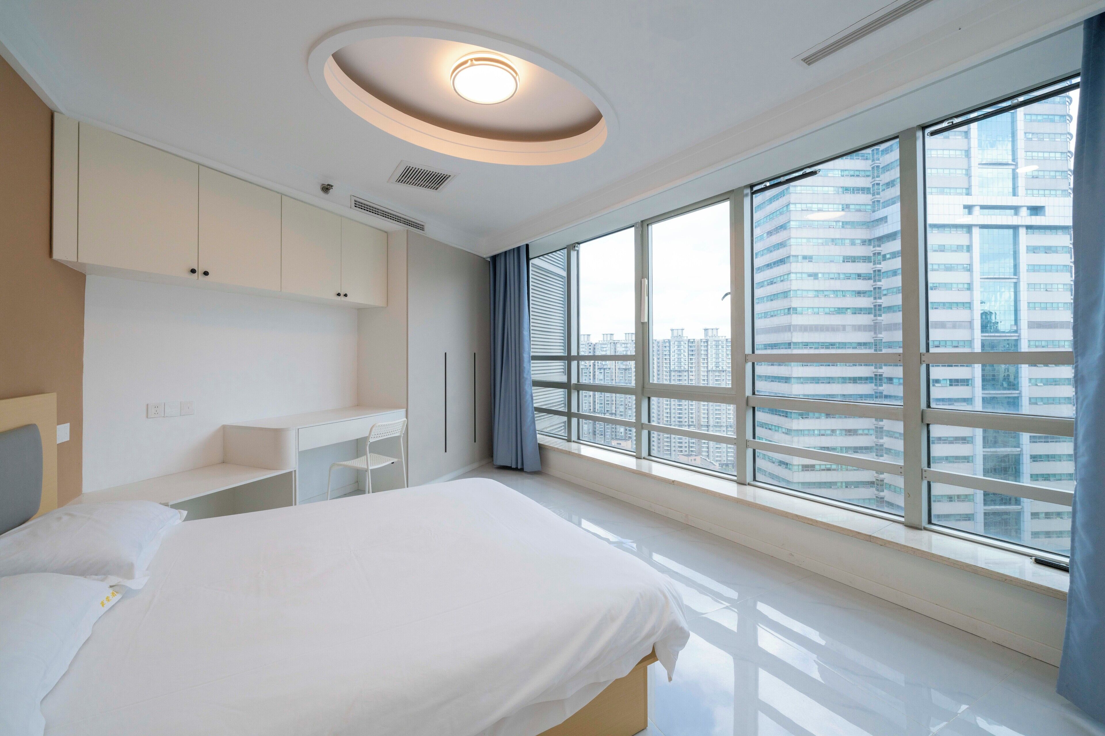 Luxury Apartment, 2 Bedrooms | Desk, laptop workspace, blackout curtains, soundproofing