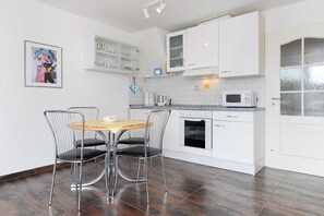 Unclassified image, 3 of 22, button