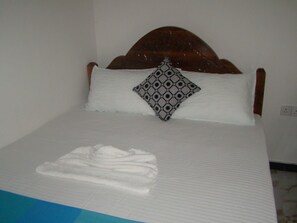 Luxury Double Room, 2 Bedrooms, Garden View | 1 bedroom, in-room safe, soundproofing, iron/ironing board - Nadun Rest (Polonnaruwa)