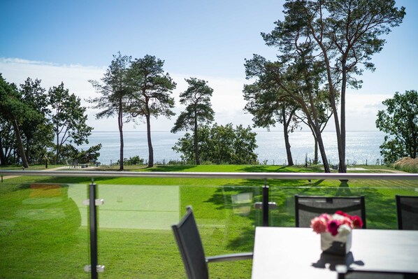 Outdoor dining - Apartment Hafftraum - Oasis on the lagoon - Hafftraum (4-3) (Garz/Usedom)