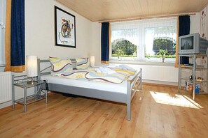2 Schlafzimmer, Reisekinderbett, WLAN, Rollstuhlgeeignet