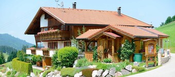 Oriel room in a golden melissa dress 1 - Alpine retreat Haus am Anger