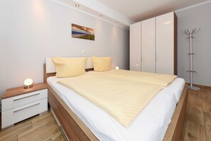 2 Schlafzimmer, Reisekinderbett, WLAN