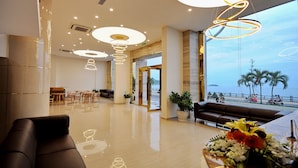 Quầy tiếp tân