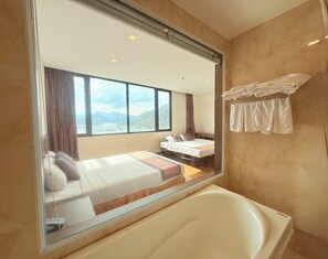 View from property - Lenid Nha Trang Hotel (Nha Trang)