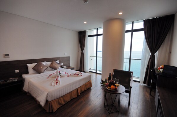 Premium Double Room, 1 Queen Bed, Ocean View | Premium bedding, minibar, in-room safe, desk - Lenid Nha Trang Hotel (Nha Trang)