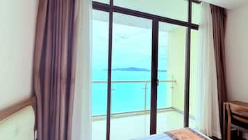 Deluxe Double or Twin Room, Balcony, Sea View | Premium bedding, minibar, in-room safe, desk