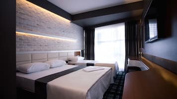 Standard Room | Premium bedding, minibar, in-room safe, desk