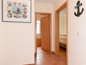 2 bedrooms, travel crib, WiFi