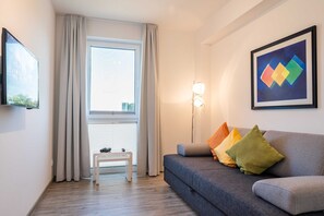 Unclassified image, 5 of 39, button