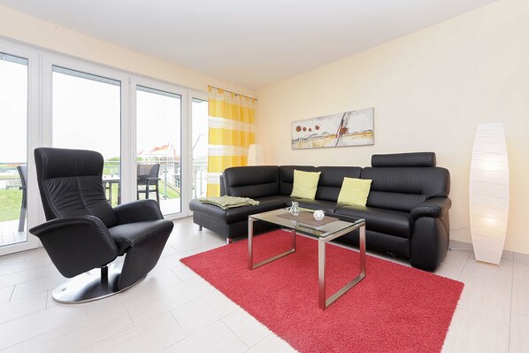 Unclassified image, 1 of 17, button