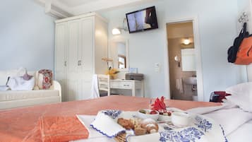 Single Room | In-room safe, desk, free WiFi