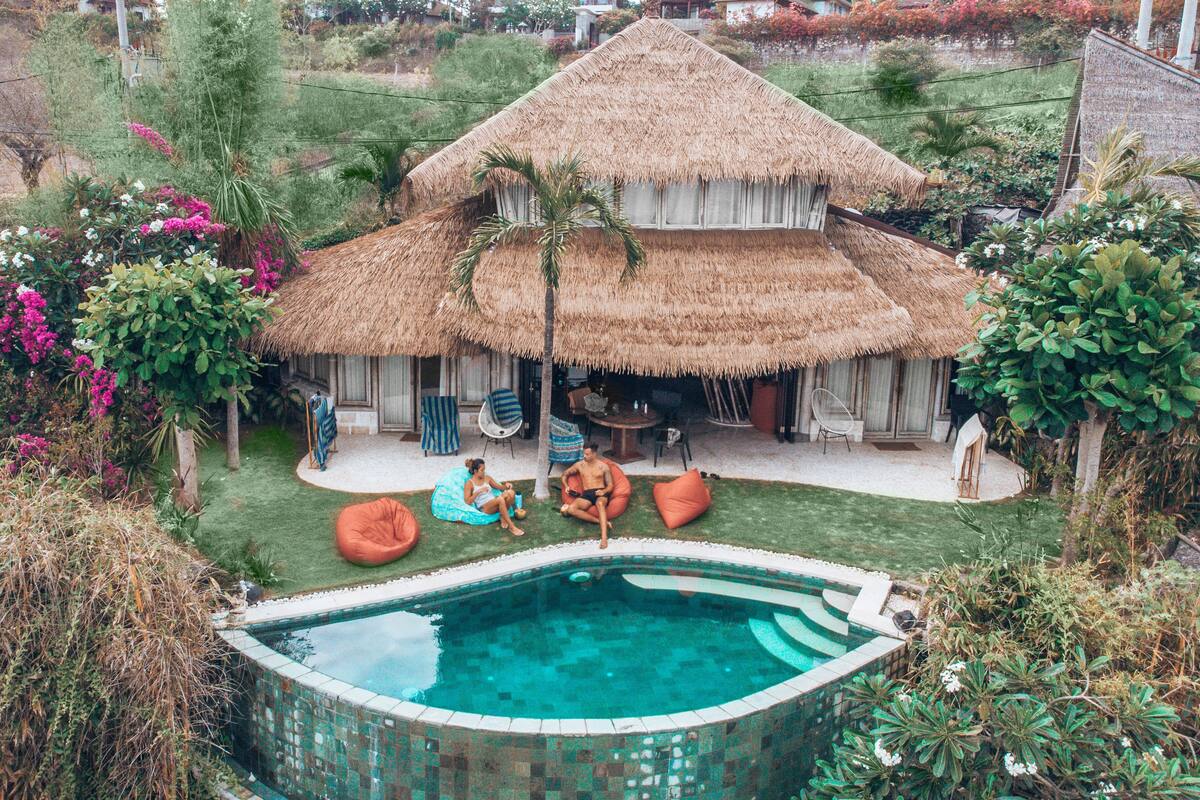 Hilltop Villa | Minibar, in-room safe, desk, free WiFi