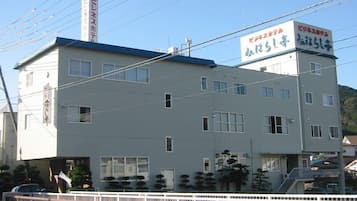 施設の正面