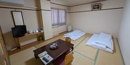 Japanese Style Room with Private Toilet | In-room safe, desk, free WiFi