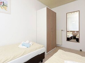 2 bedrooms, travel cot, WiFi