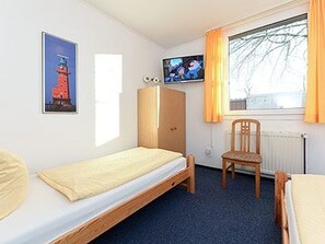 2 makuuhuonetta, vauvan matkasänky, Wi-Fi