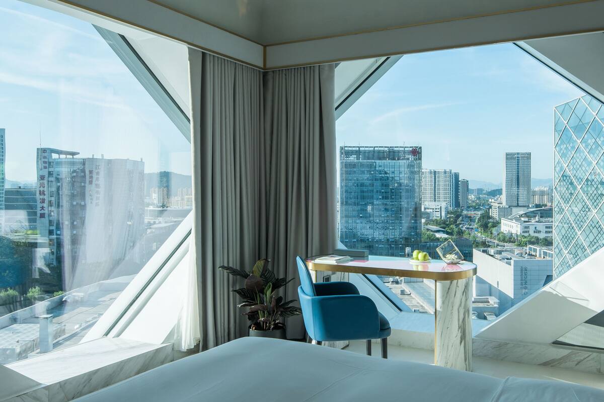 Minibar, két bảo mật tại phòng, bàn, màn/rèm cản sáng