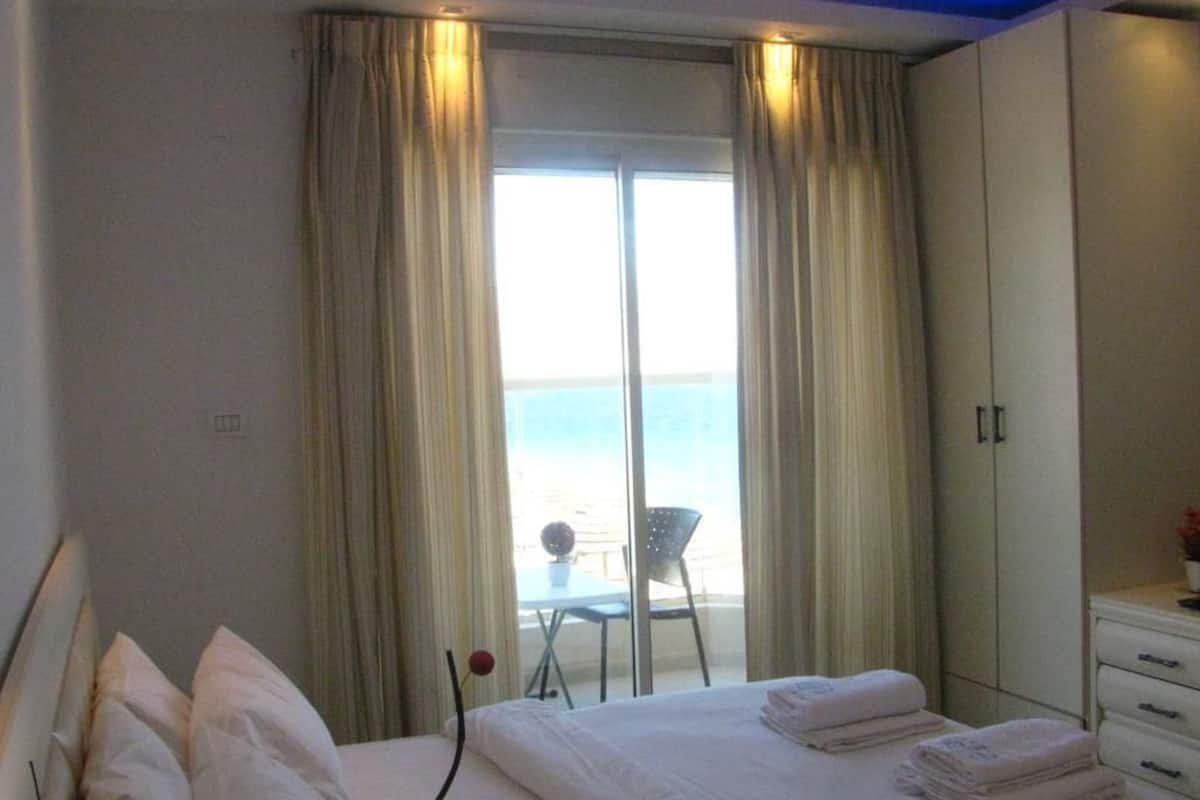Minibar, desk, soundproofing, free WiFi