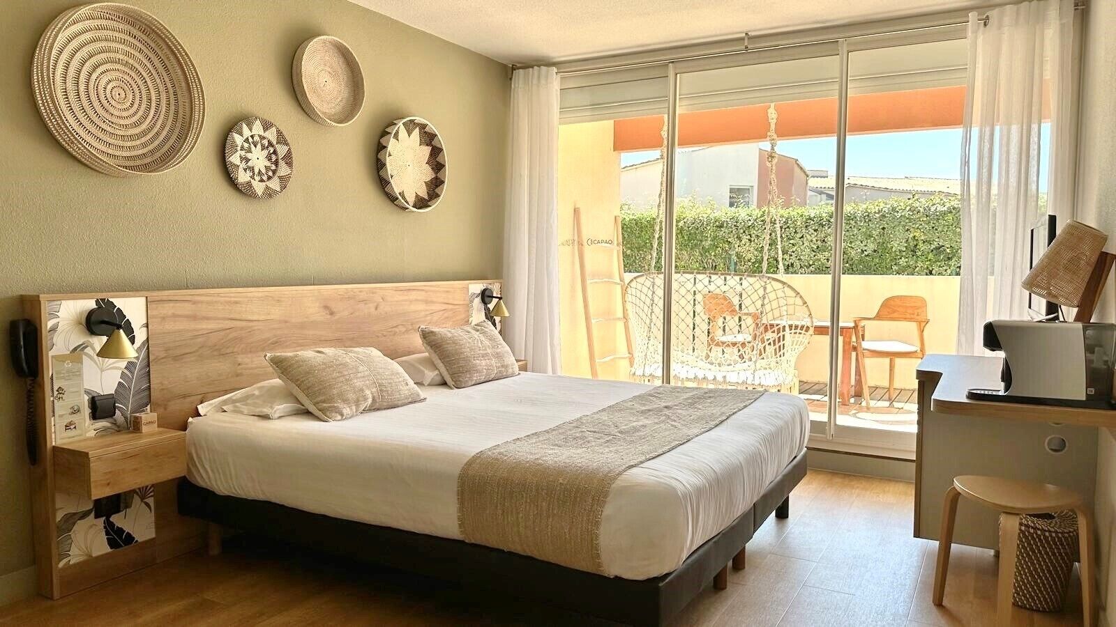 Supérieure en Rez de Chaussée | 1 Schlafzimmer, Minibar, Zimmersafe, Verdunkelungsvorhänge