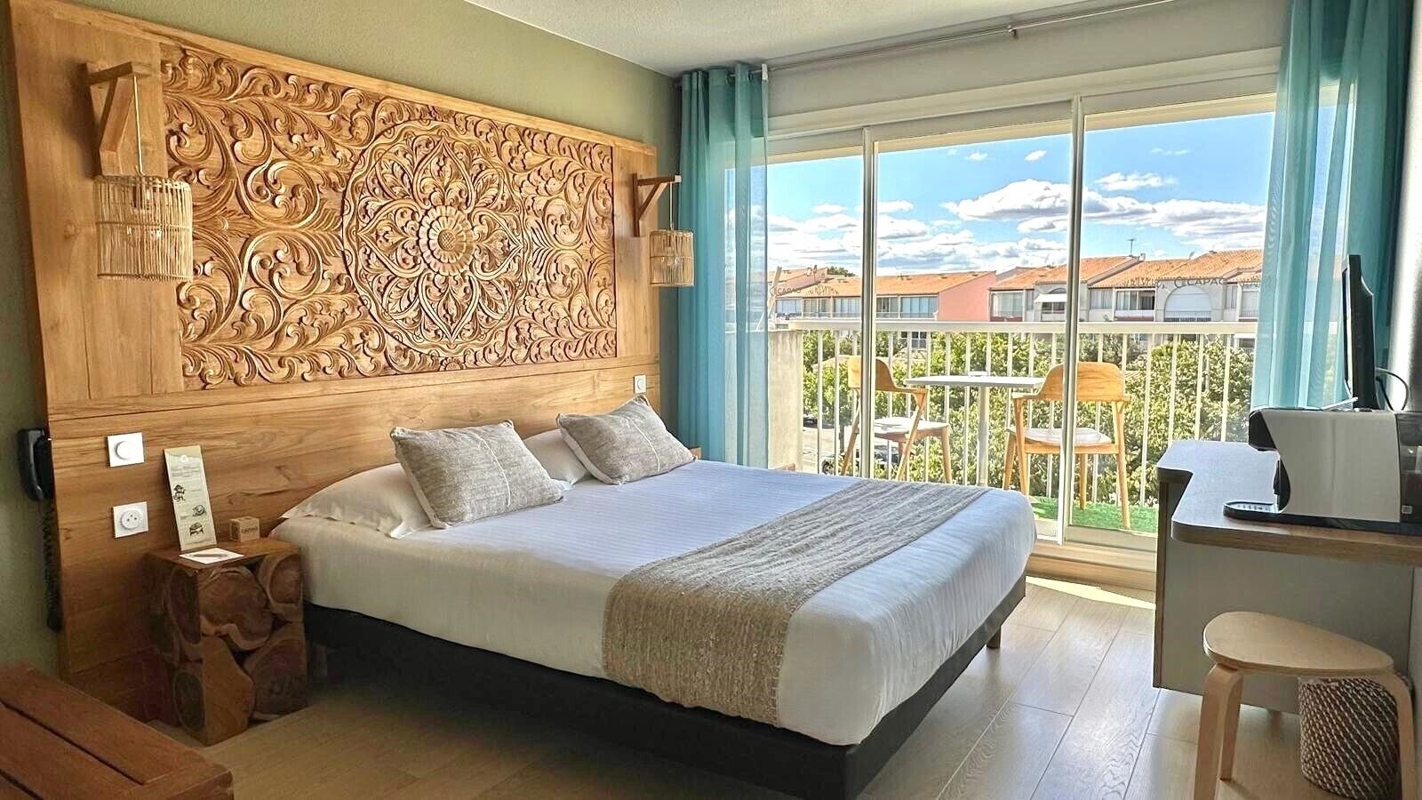 Classique | 1 bedroom, minibar, in-room safe, blackout curtains