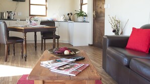Interior entrance - Wild Clover Cottages (Stellenbosch)