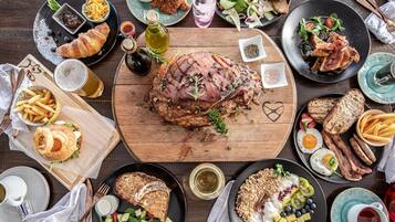 1 Schlafzimmer, hochwertige Bettwaren, individuell eingerichtet