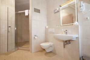 Shower, towels