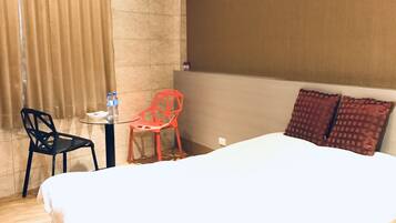 Standard Double Room | Individually furnished, desk, laptop workspace, blackout drapes