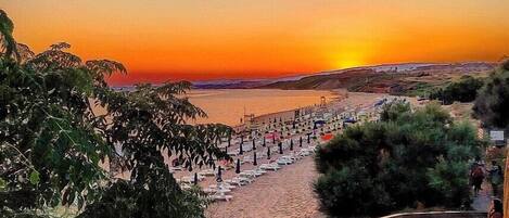 Spiaggia privata, lettini da mare, ombrelloni, immersioni subacquee
