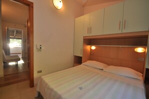 Apartamento básico (3 people) | Cortinas blackout, berço de viagem