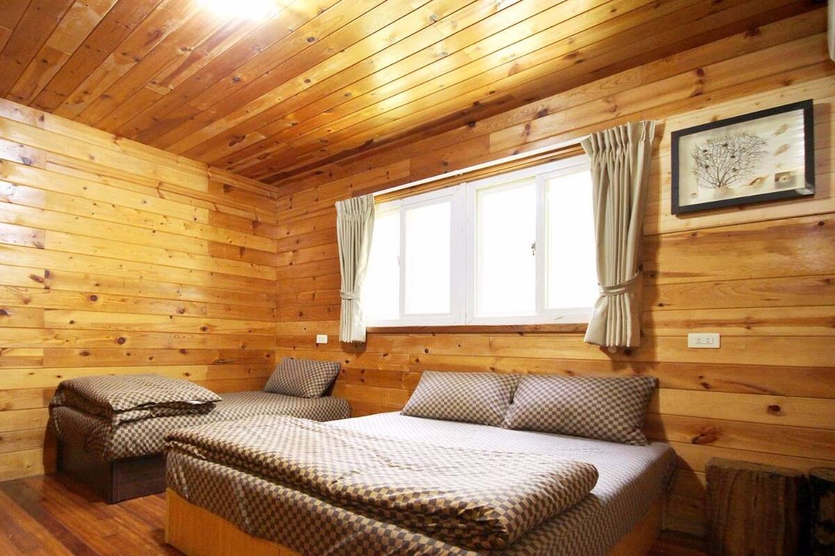 Desk, blackout curtains, free WiFi, bed sheets