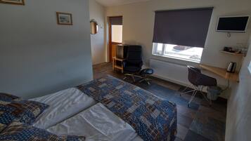 Premium bedding, desk, soundproofing, free WiFi