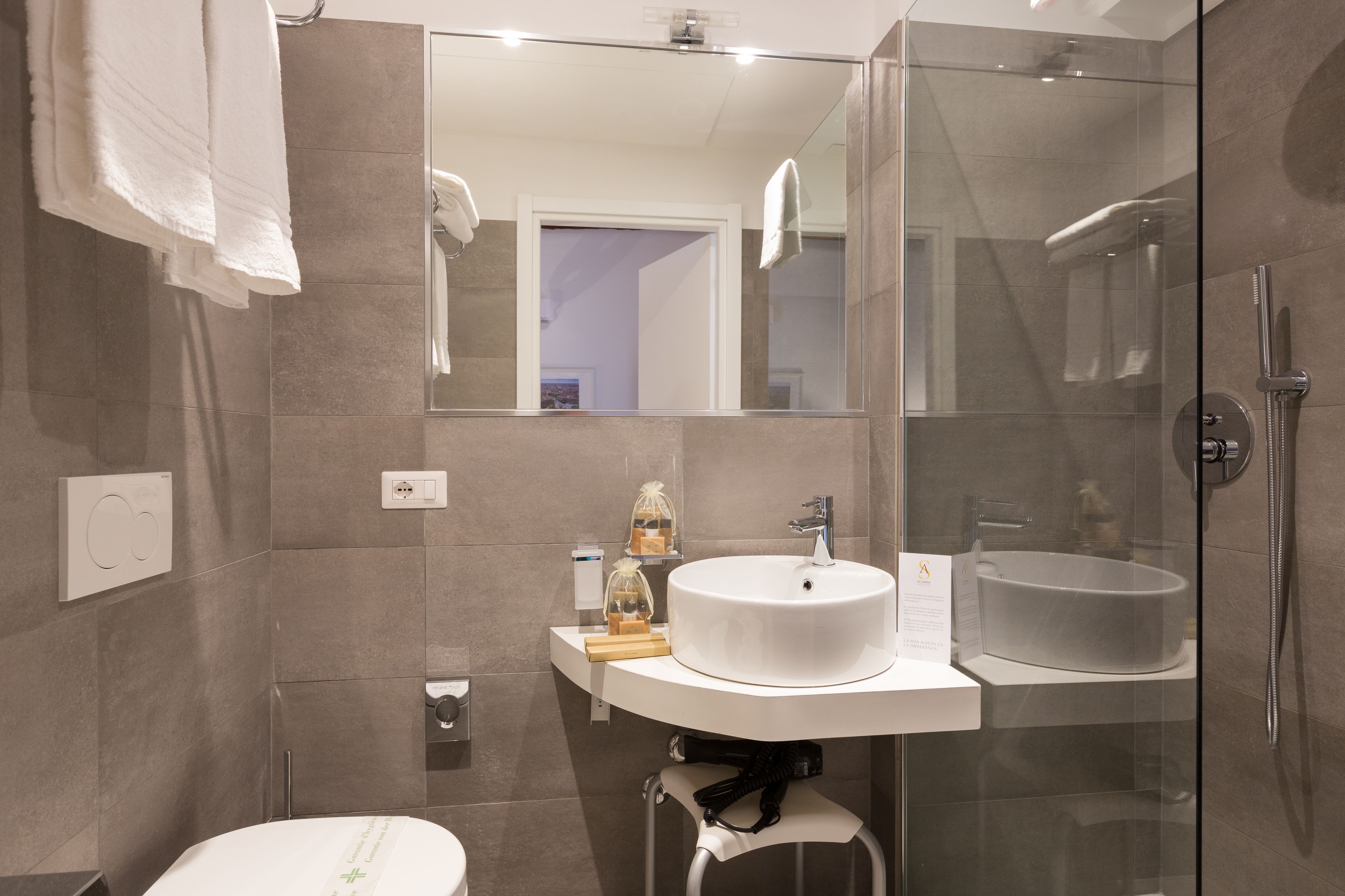 shower, rainfall showerhead, free toiletries, hair dryer