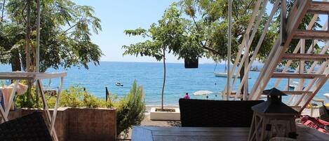 Apartemen Deluks, 1 kamar tidur, teras, pemandangan laut | Teras/patio