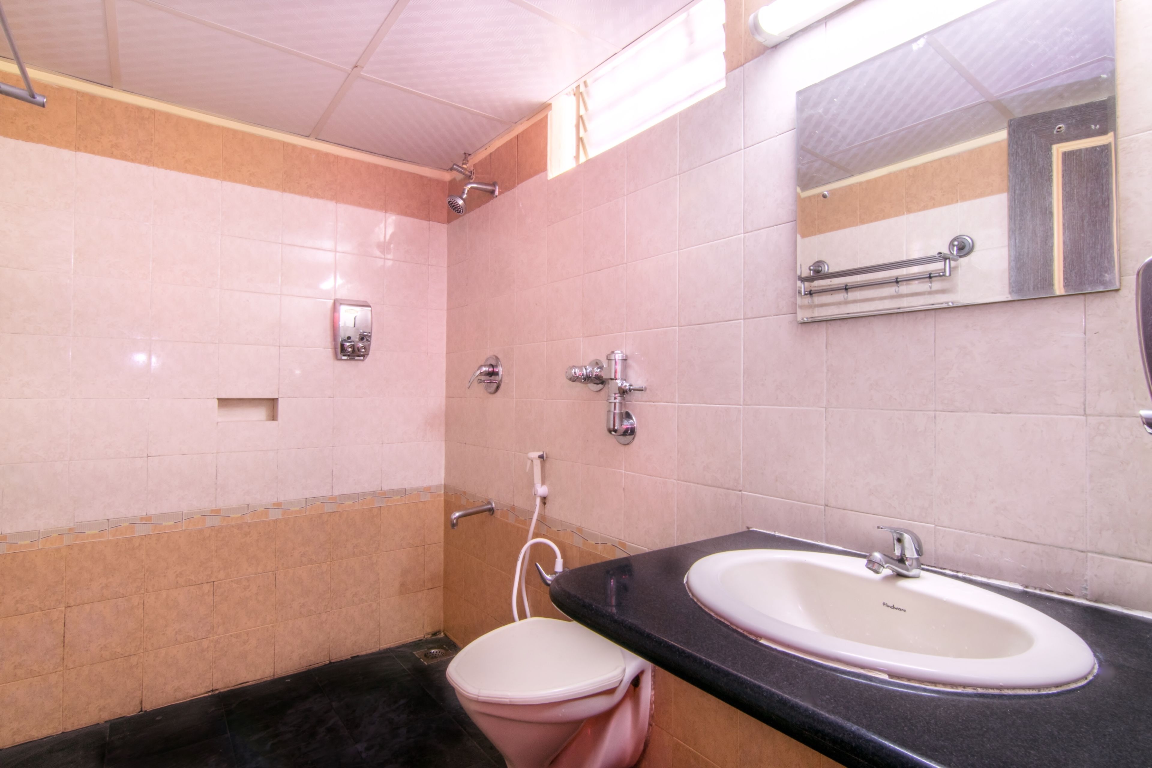 superior suite, 1 bedroom, non smoking, city view | bathroom | shower, free toiletries, towels