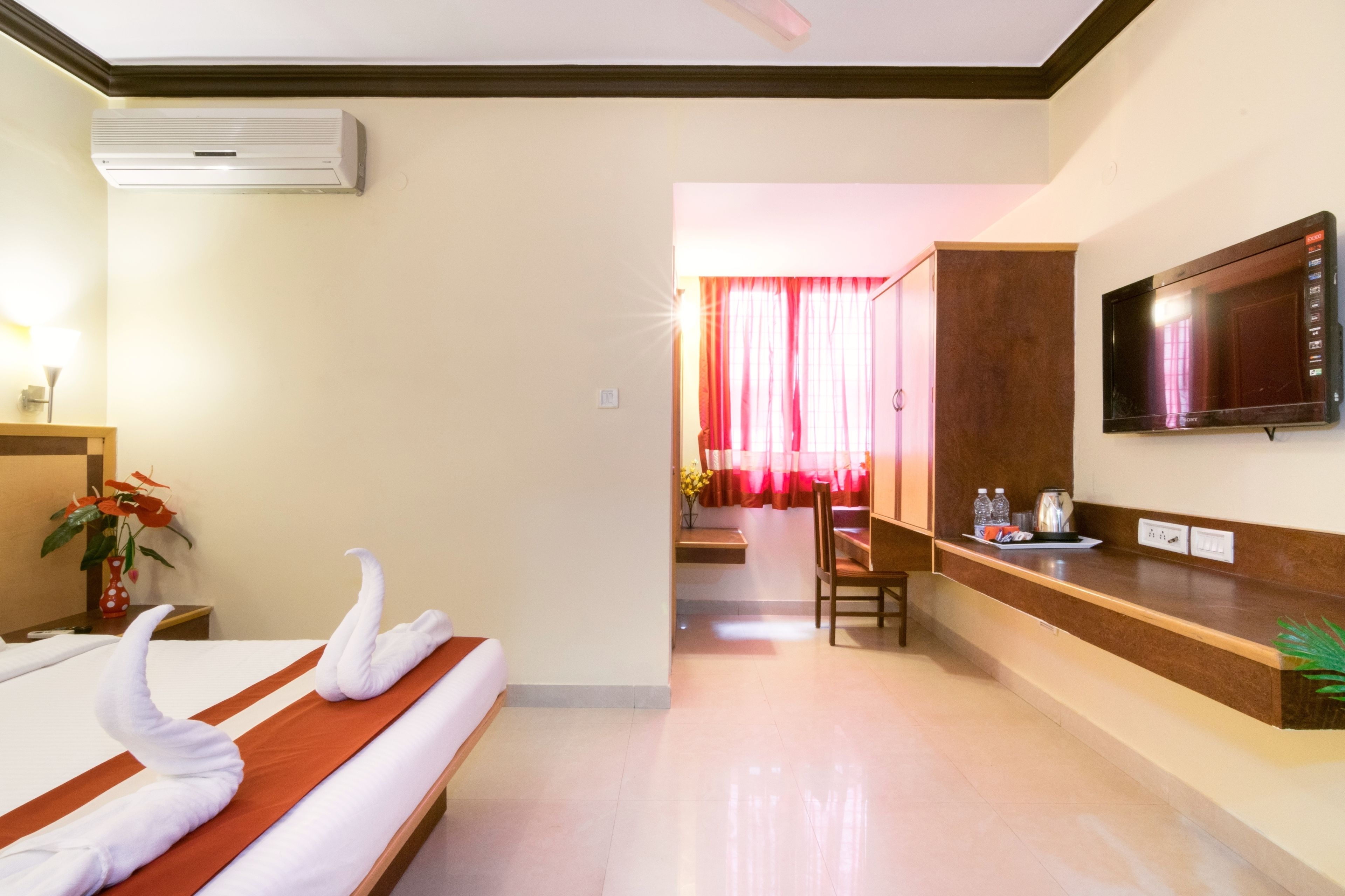 deluxe double room, 1 bedroom, non smoking, city view | desk, rollaway beds, free wifi