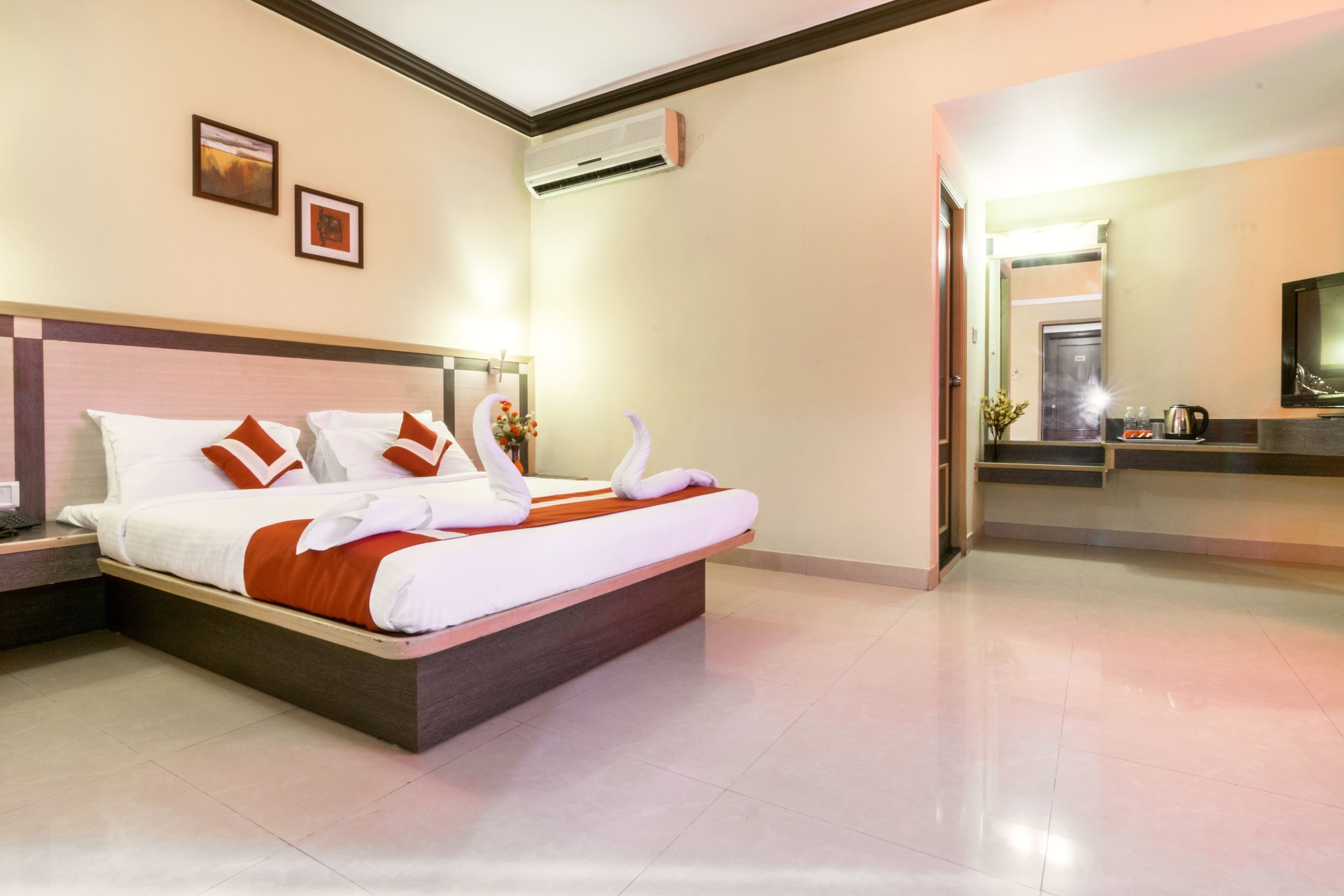 deluxe double room, 1 bedroom, non smoking, city view | desk, rollaway beds, free wifi