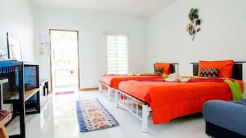 Twin Room | Blackout curtains, free WiFi, bed sheets