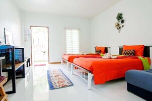 Cortinas blackout, wifi gratis y ropa de cama 