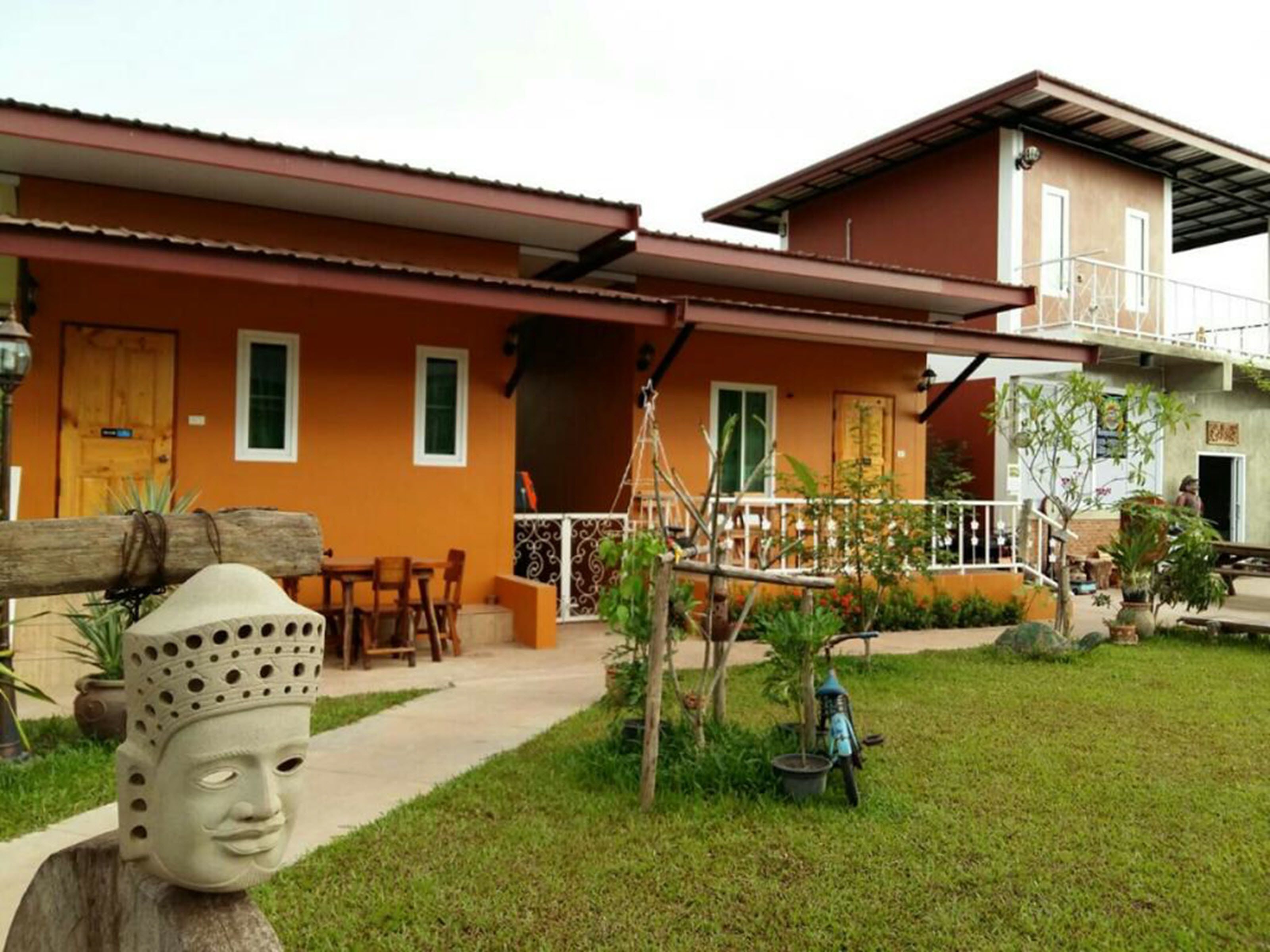 ด้านหน้าที่พัก