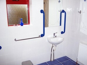 Een douche, handdoeken