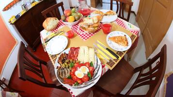 Colazione a base di specialità locali inclusa, servita tutte le mattine