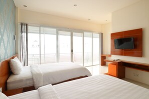 Deluxe-Zweibettzimmer | Schreibtisch, kostenloses WLAN, Bettwäsche