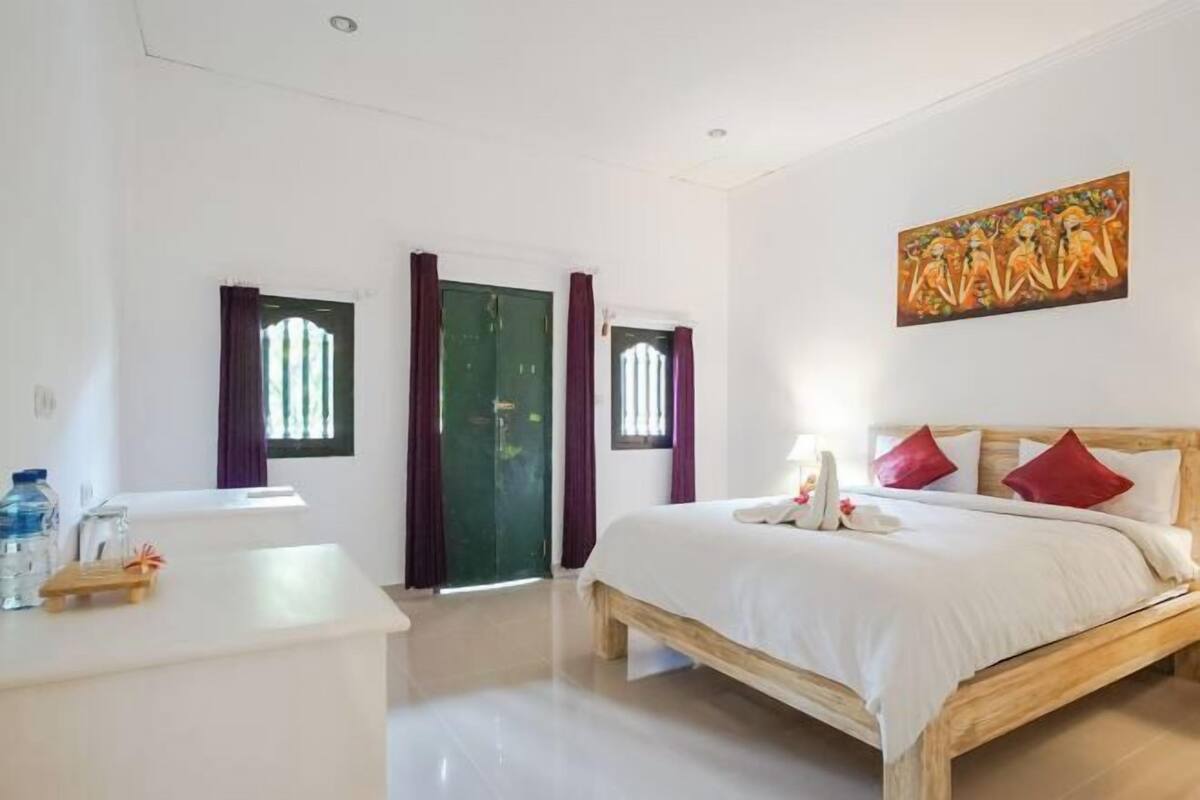 In-room safe, desk, free WiFi, bed sheets