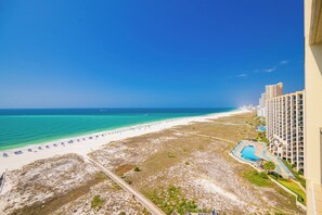 On the beach - WEEKLY SPECIALS! Phoenix VIII 3BR Condo on the BEACH! (Orange Beach)