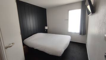 Chambre Double Économique | 1 chambre, bureau, rideaux occultants, Wi-Fi gratuit